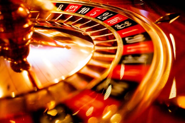 wedeqq live-dealer roulette table with WTA Tour match ticker on mobile screen